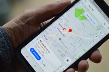Which Navigation App is Best for You: Google Maps or Apple Maps?