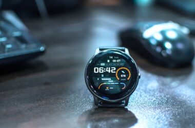 Don't Waste Your Money: This Year's Smartwatch Upgrades Aren't Worth It