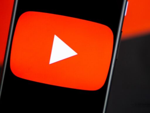 YouTube Tests New Way to Run Ads During Livestreams